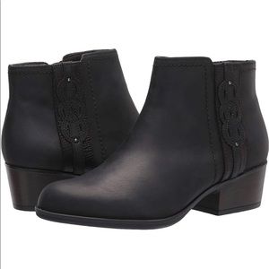 Clark’s Adreena Lilac Booties